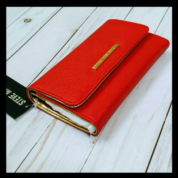 Steve Madden wallet NWT Women's Gorgeous Red Color - Picture 9 of 9